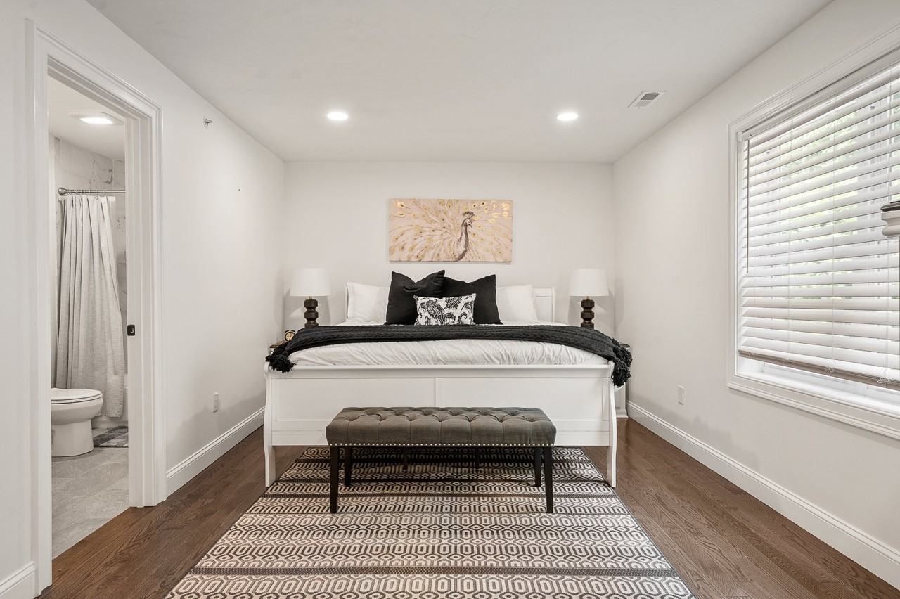 49 Chilmark St #A - Photo 6 of 16