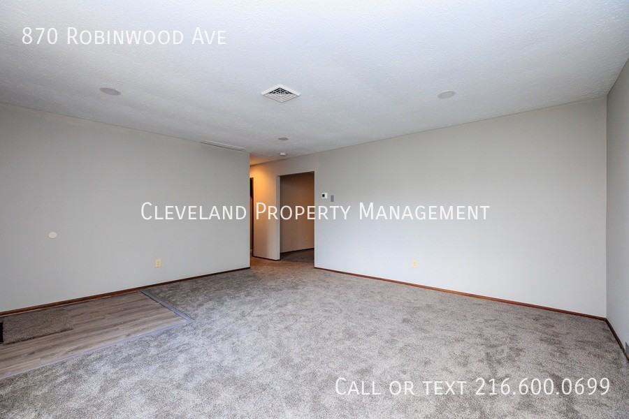 870 Robinwood Ave - Photo 7 of 27