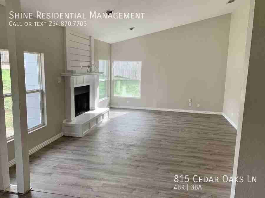 815 Cedar Oaks Ln - Photo 2 of 19