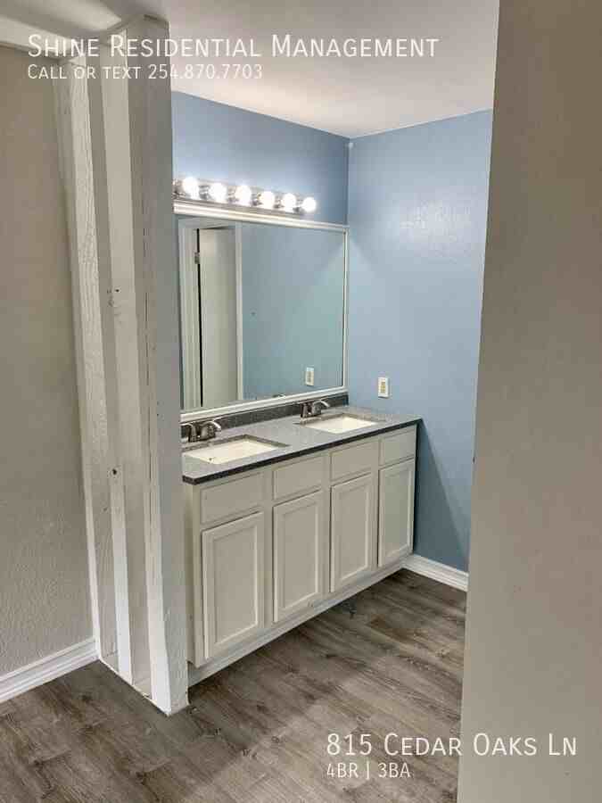 815 Cedar Oaks Ln - Photo 7 of 19