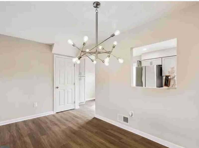11215 Lake Overlook Pl - Photo 2 of 13