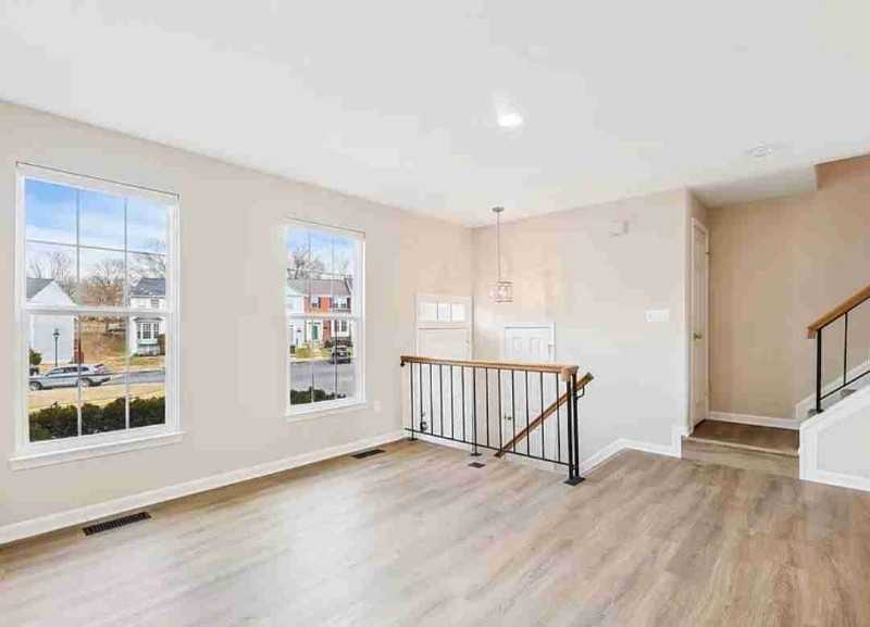 11215 Lake Overlook Pl - Photo 3 of 13