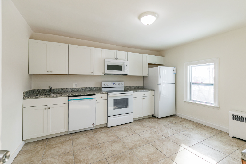 11 Charlotte St #2R - Photo 7 of 16