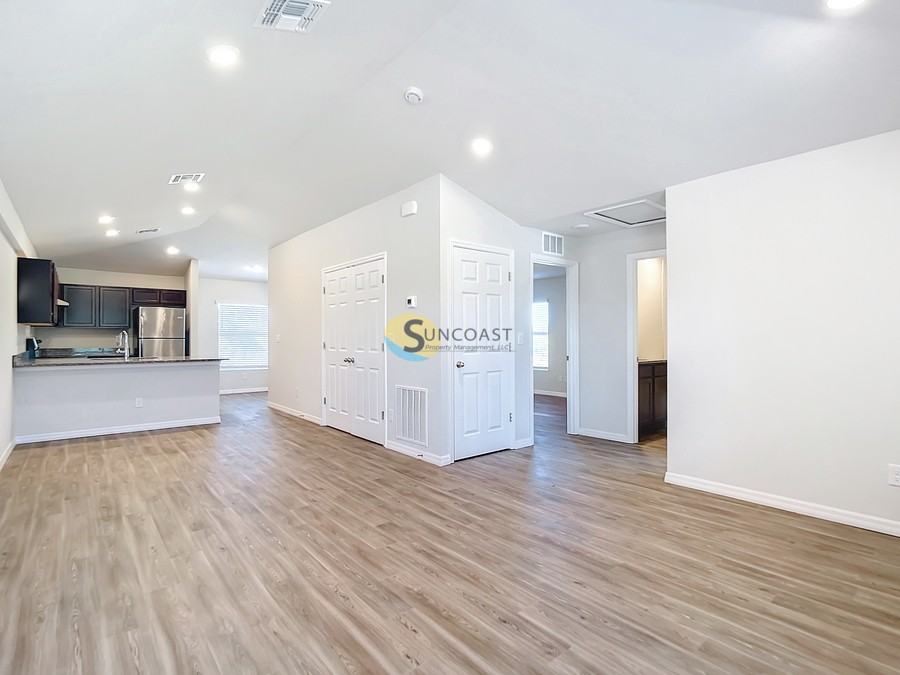 27085 Partin Dr - Photo 7 of 19