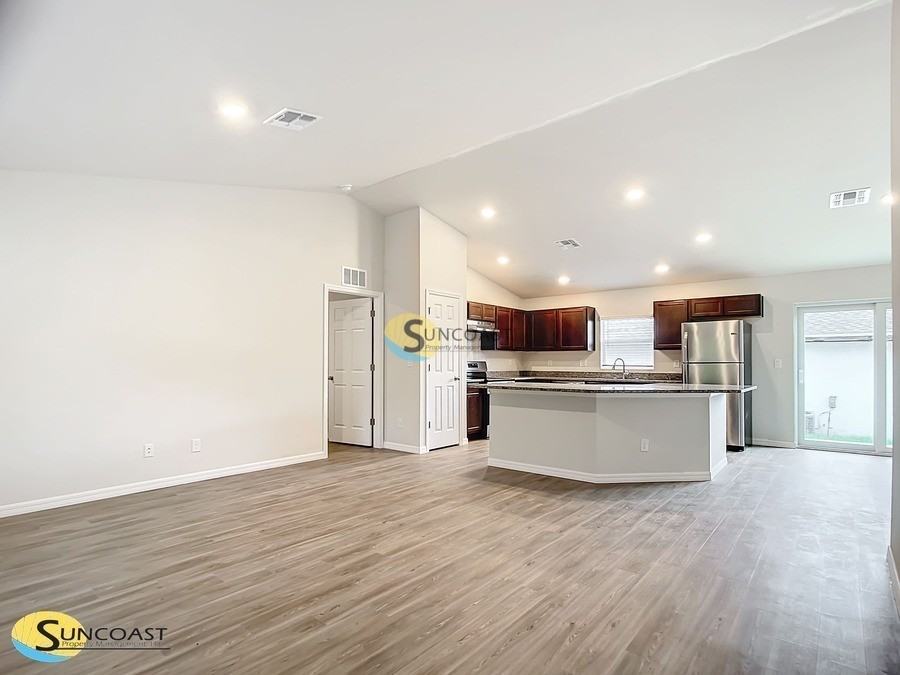 9610 Bahia Rd - Photo 3 of 32