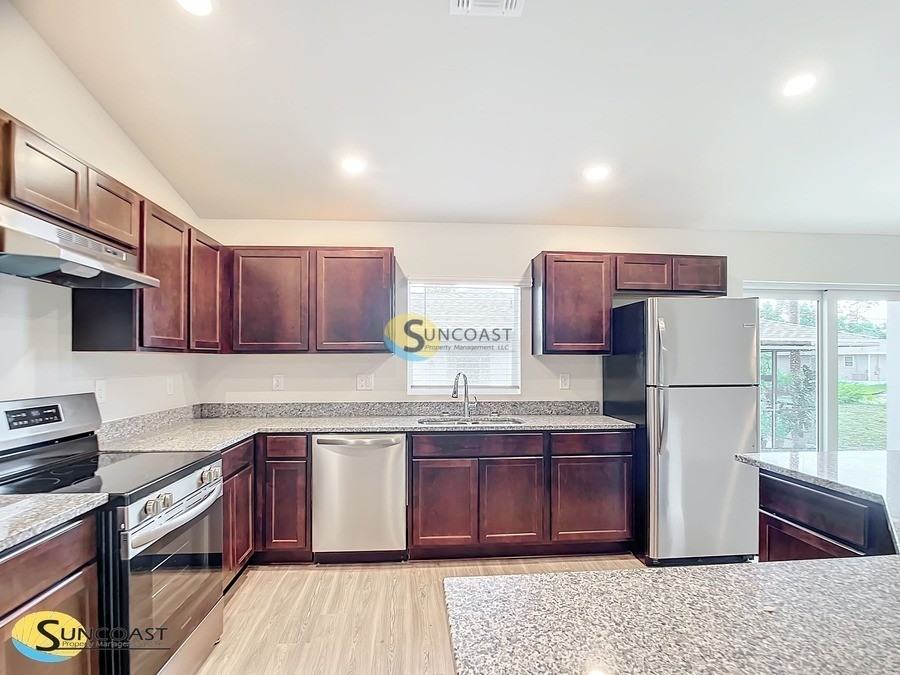 9610 Bahia Rd - Photo 6 of 32
