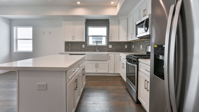 3946 1/2 S Budlong Ave - Photo 4 of 17