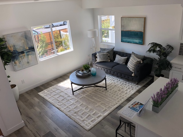 3946 1/2 S Budlong Ave - Photo 6 of 17