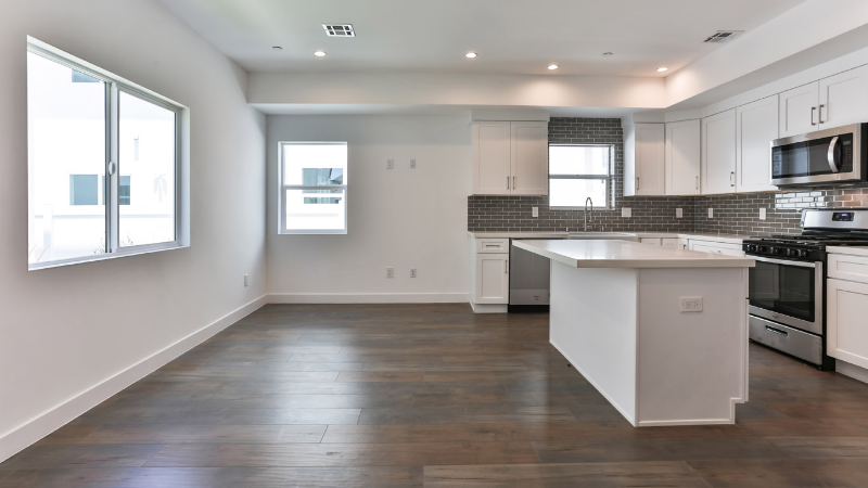 3946 1/2 S Budlong Ave - Photo 7 of 17
