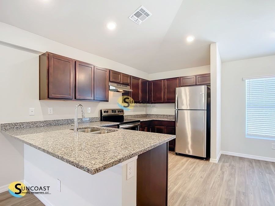 27220 Washington St - Photo 7 of 23