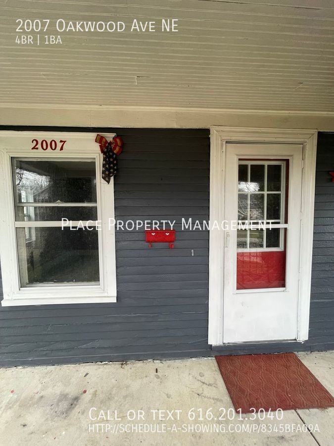 2007 Oakwood Ave Ne - Photo 4 of 24