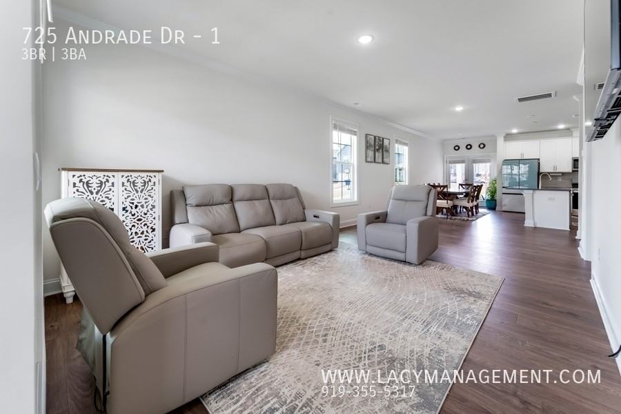 725 Andrade Dr - Photo 6 of 34
