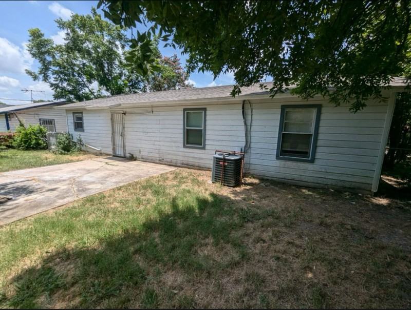 4336 Jana Dr - Photo 2 of 16
