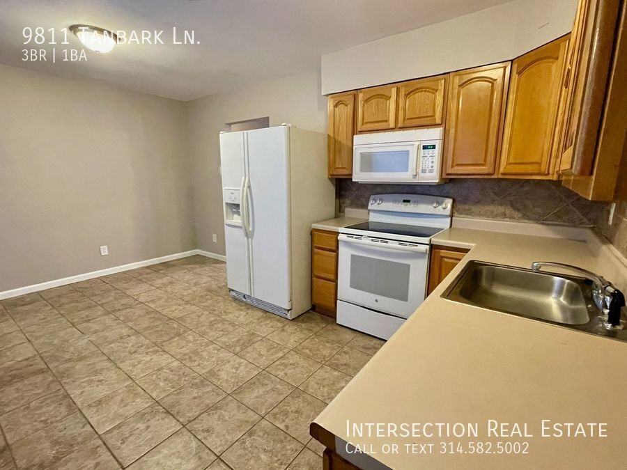 9811 Tanbark Ln - Photo 4 of 17
