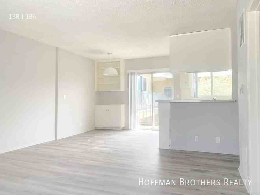 1642 Barry Ave #5 - Photo 4 of 8