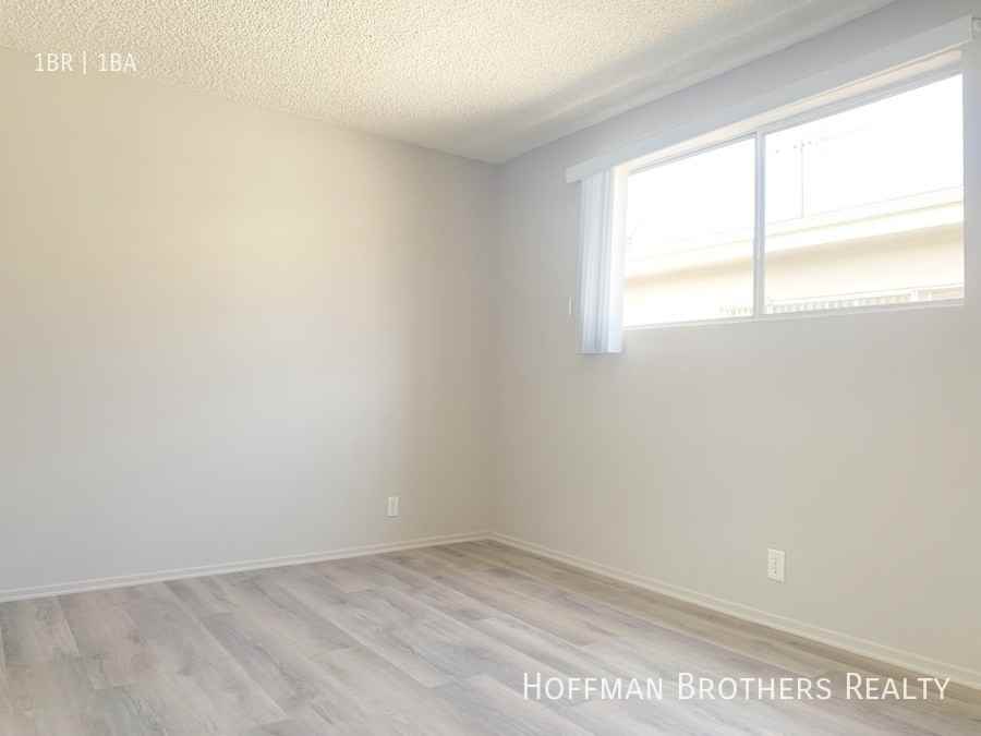 1642 Barry Ave #5 - Photo 6 of 8