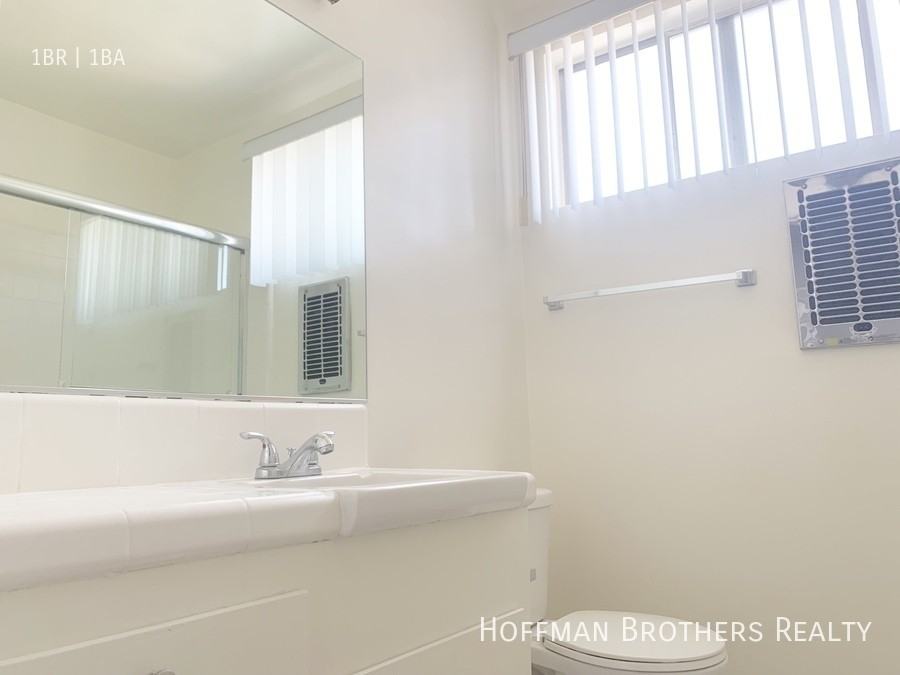 1642 Barry Ave #5 - Photo 7 of 8