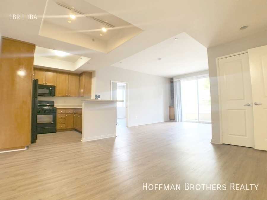 7393 W Manchester Ave #213