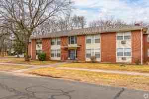 featured image of 14-2 Revere Dr
