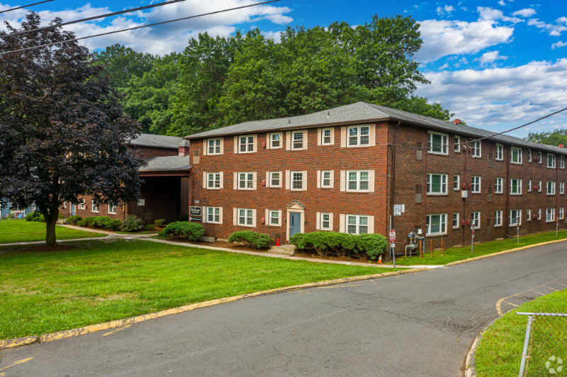266 Main St - Photo 2 of 9