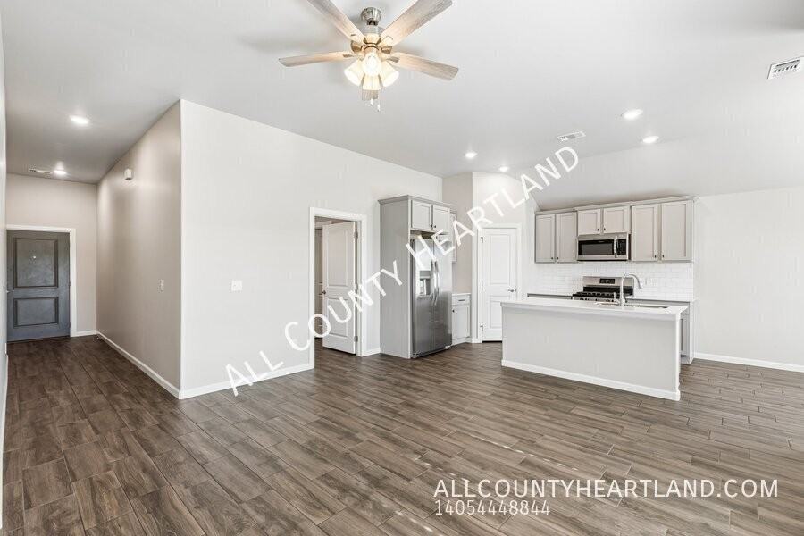 12008 Brinley Reign Dr - Photo 2 of 12