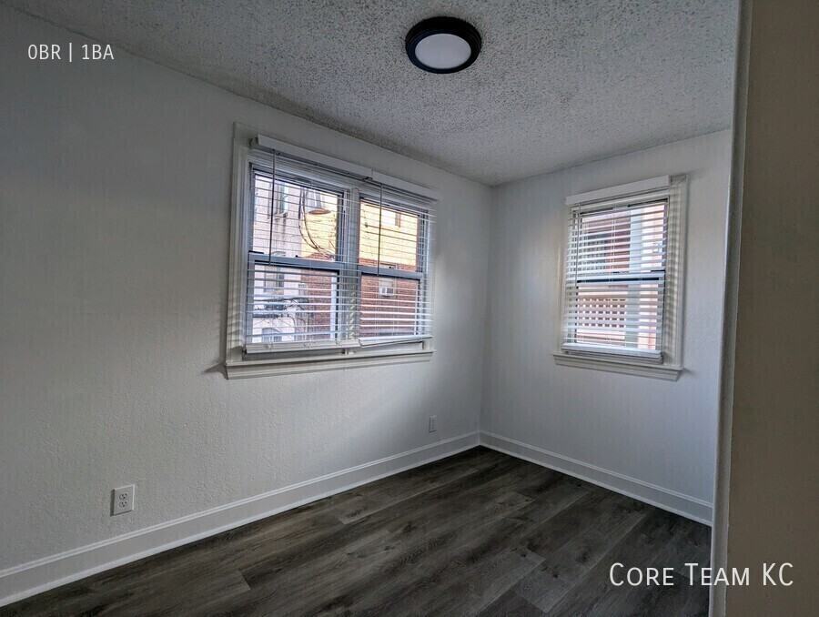 3433 Central St #205 - Photo 3 of 9