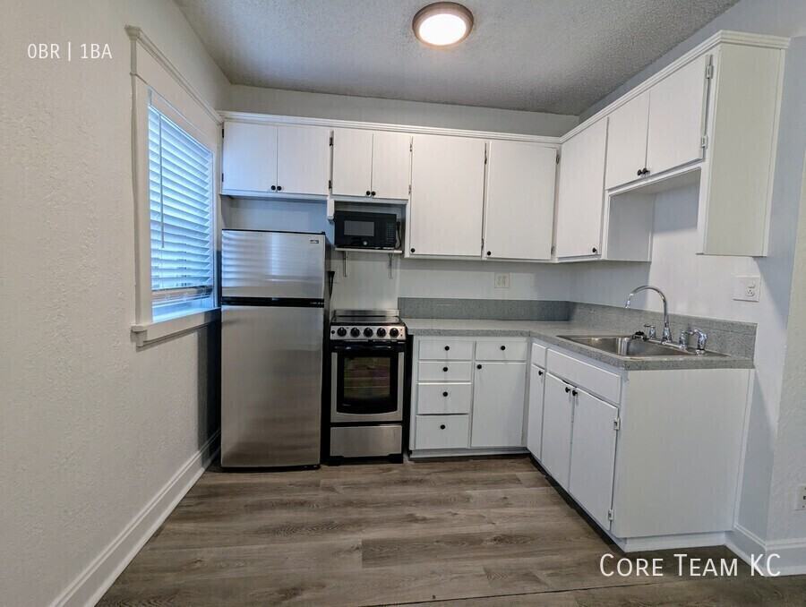 3433 Central St #205 - Photo 7 of 9