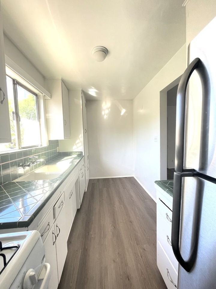 Camarillo 10250 - Photo 5 of 21