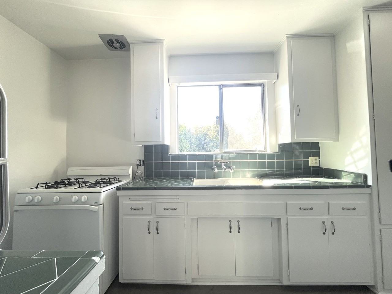 Camarillo 10250 - Photo 6 of 21