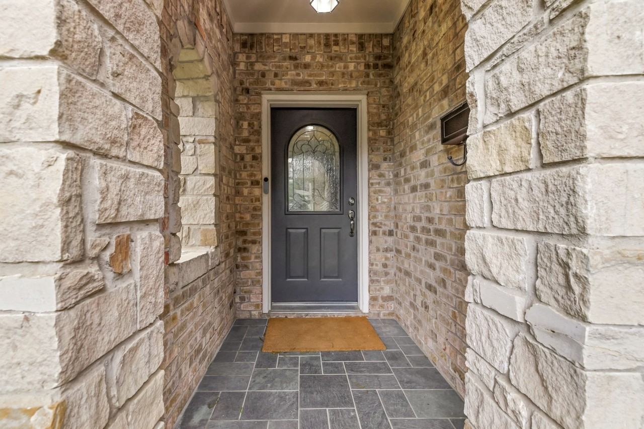 10 Stonebriar Ct - Photo 2 of 28