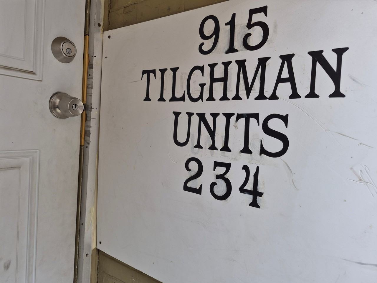 915 W Tilghman St - Photo 2 of 5