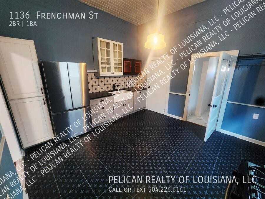 1136 Frenchmen St - Photo 5 of 8