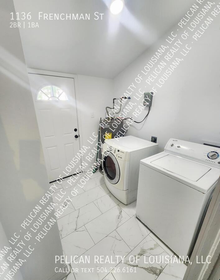 1136 Frenchmen St - Photo 6 of 8