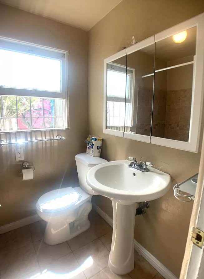 4431 41st St #1 - Photo 4 of 6