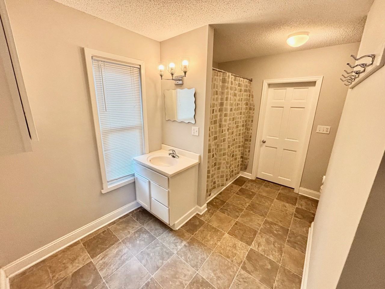 822 2nd St Nw #1 - Photo 4 of 17