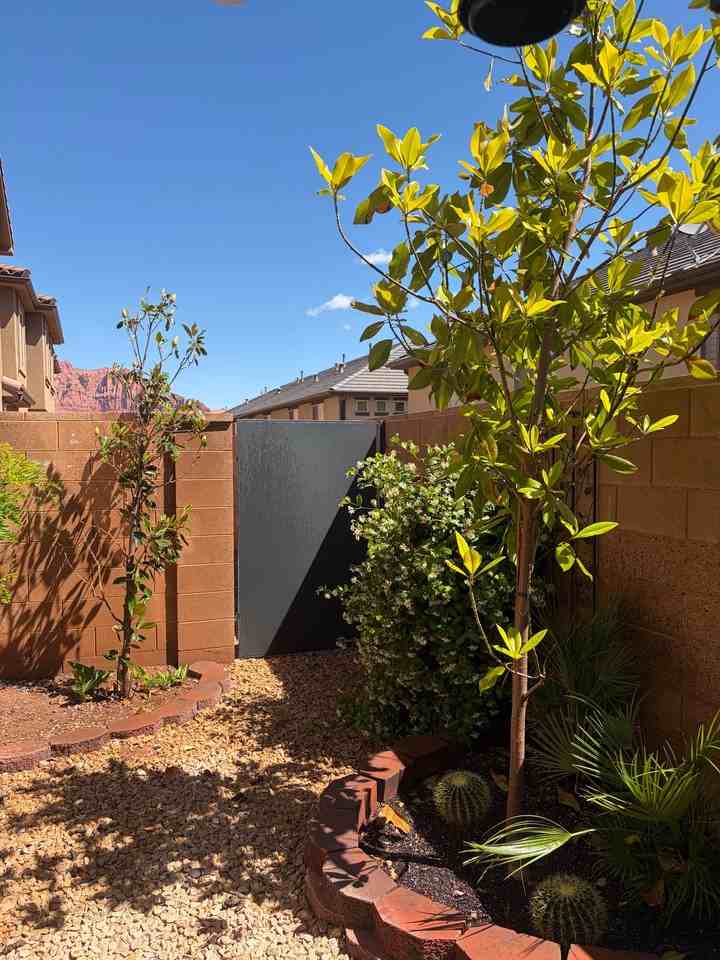 2522 Manzoni Rd - Photo 6 of 20