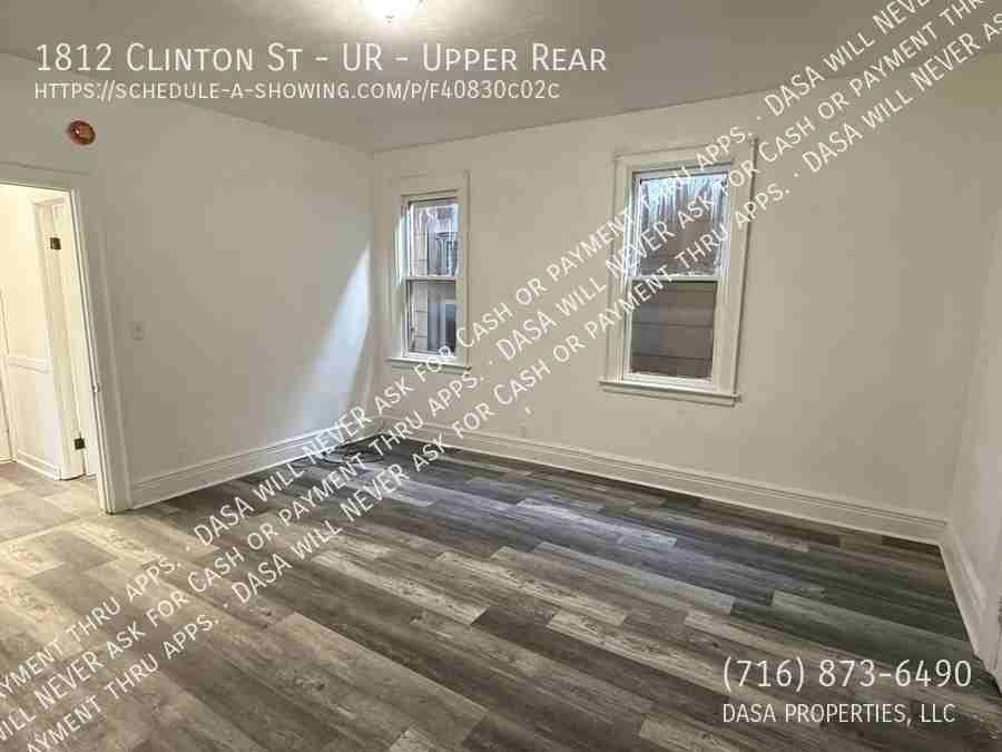 1812 Clinton St - Photo 2 of 10