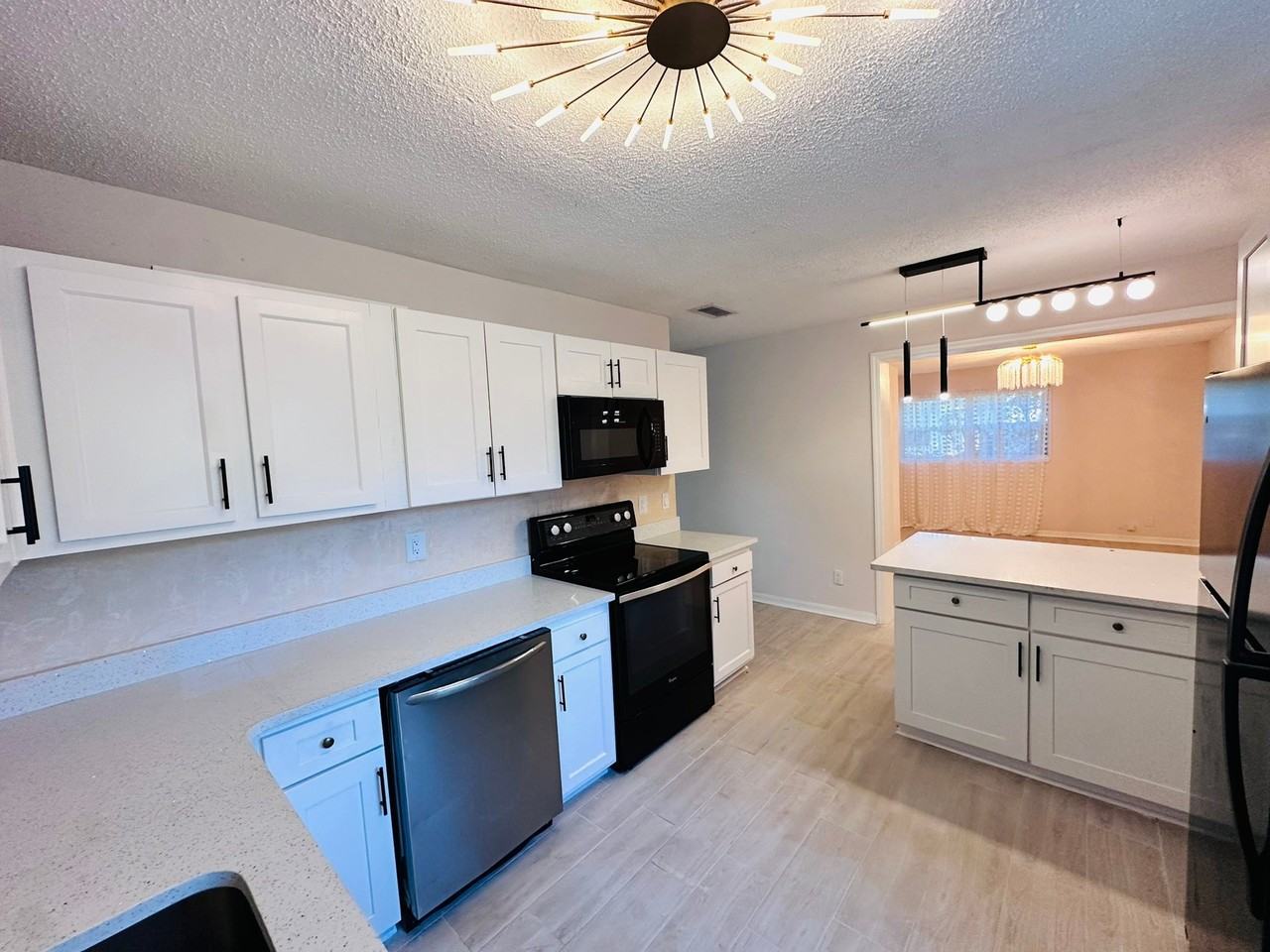 6650 Pinnochio Dr - Photo 2 of 10
