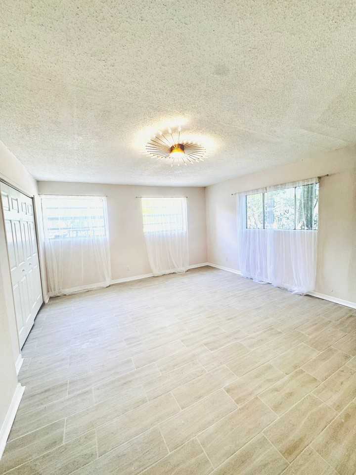 6650 Pinnochio Dr - Photo 4 of 10