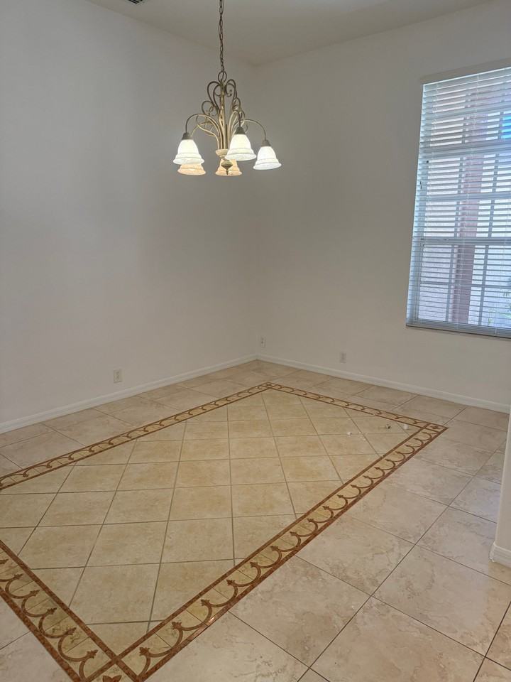 2204 Elizabeth Way - Photo 4 of 10