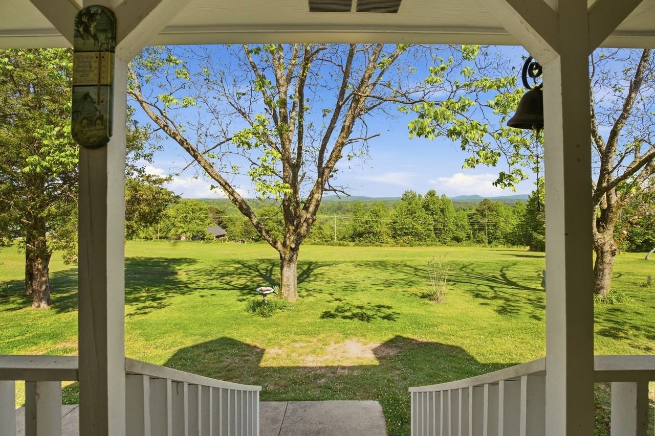 1114 Blackjack Rd - Photo 2 of 20