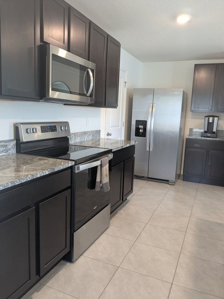 2902 Rock Sound St - Photo 4 of 19