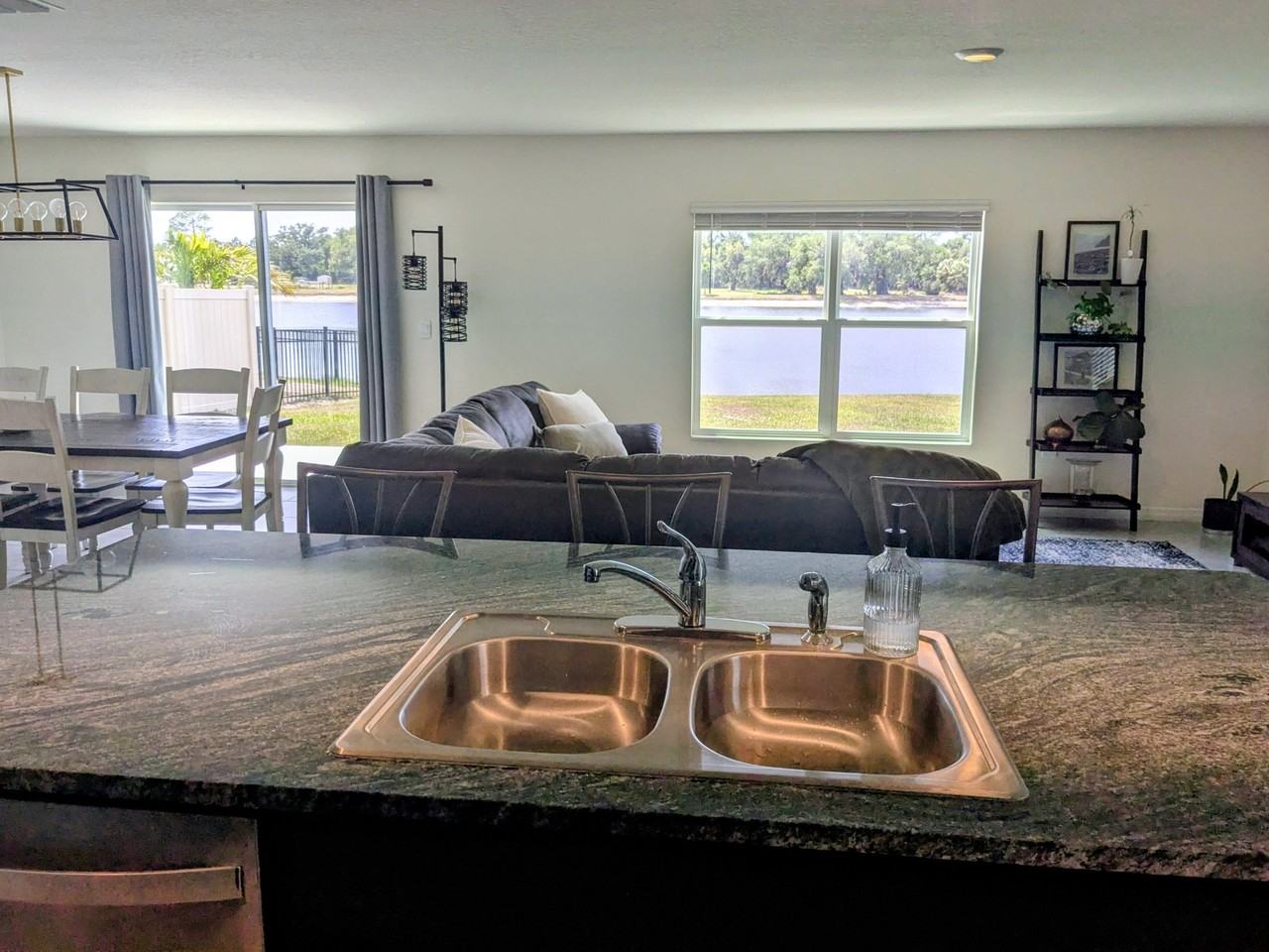 2902 Rock Sound St - Photo 5 of 19