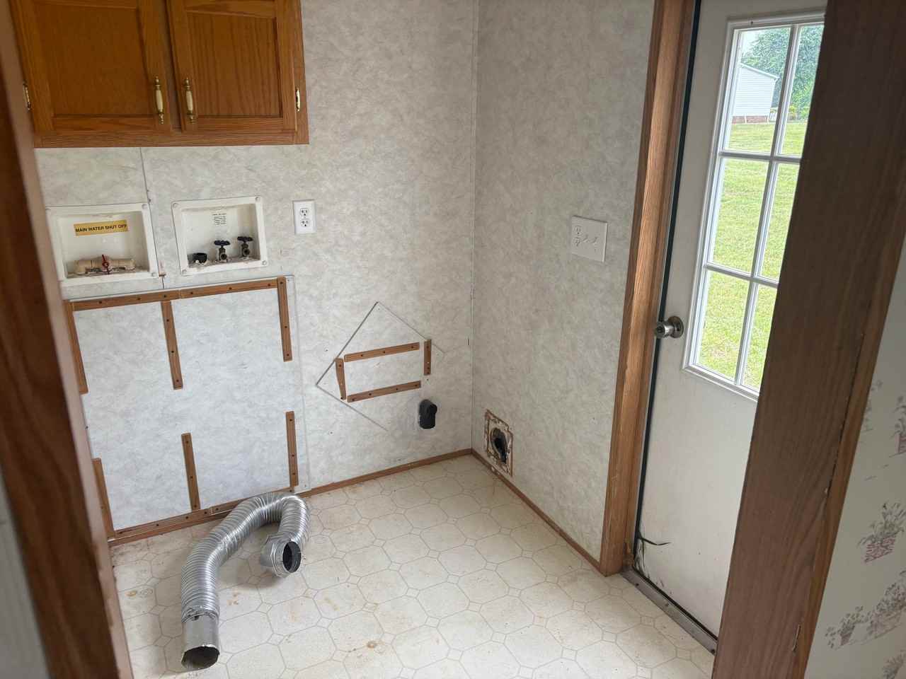 2390 Claremont Rd - Photo 7 of 10