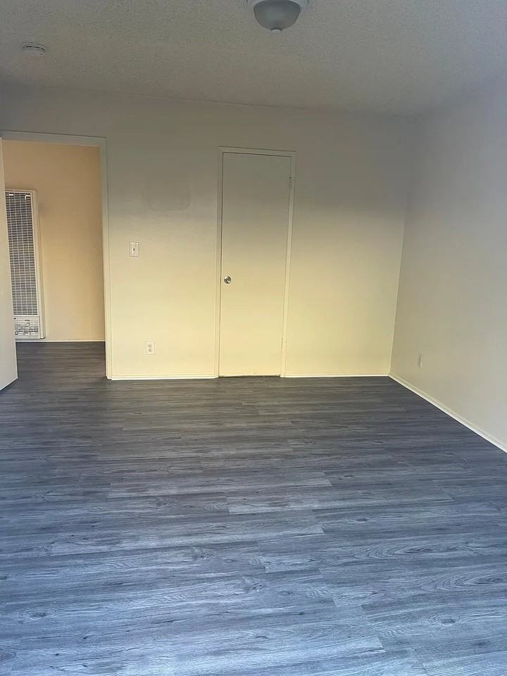 405 Silverwood Ave #C - Photo 5 of 16