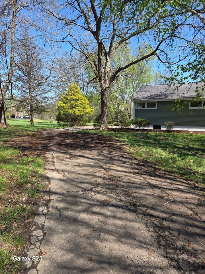 2612 Graceland Rd - Photo 2 of 20