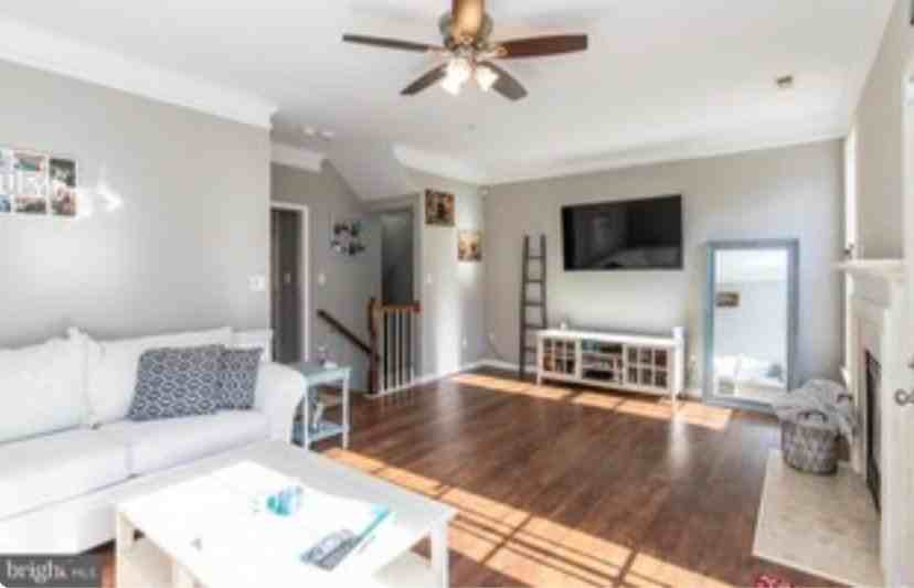 309 Rockmeade Dr - Photo 3 of 12