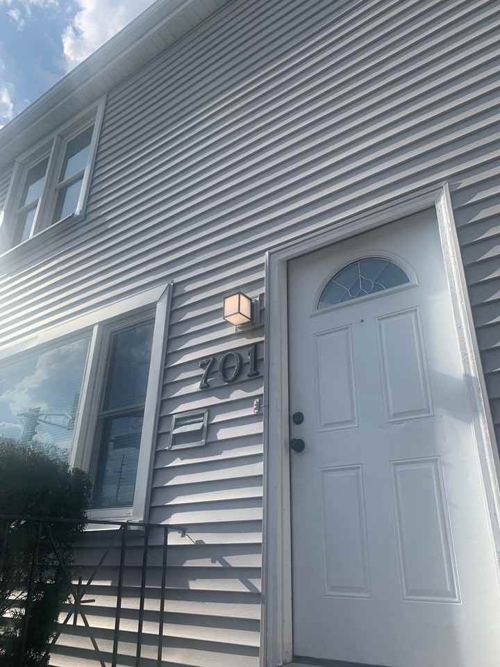 705 E Rudisill Blvd - Photo 2 of 16