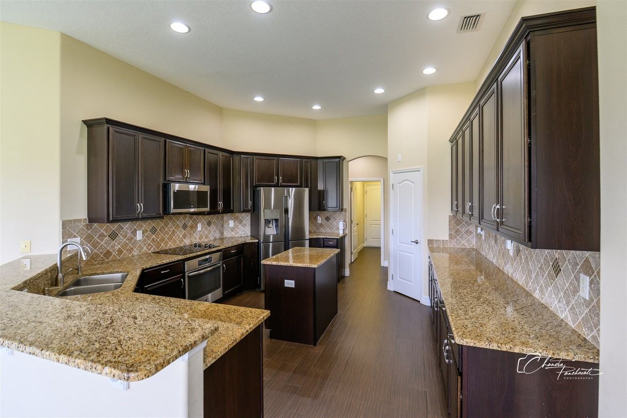 19305 Yellow Clover Dr - Photo 6 of 16