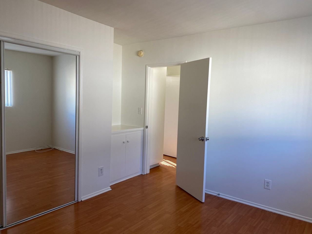 5923 Gregory Ave #8 - Photo 6 of 11